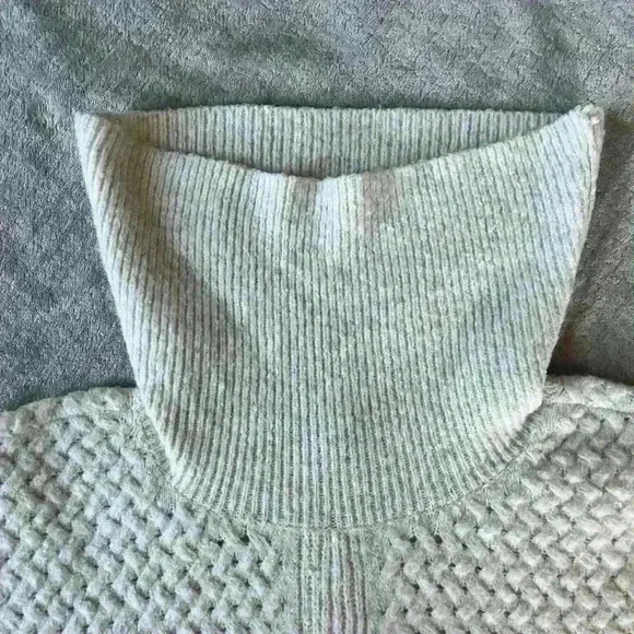 Lane Bryant Wool Blend Cowl neck Sweater size 18/20 - Picture 10 of 12